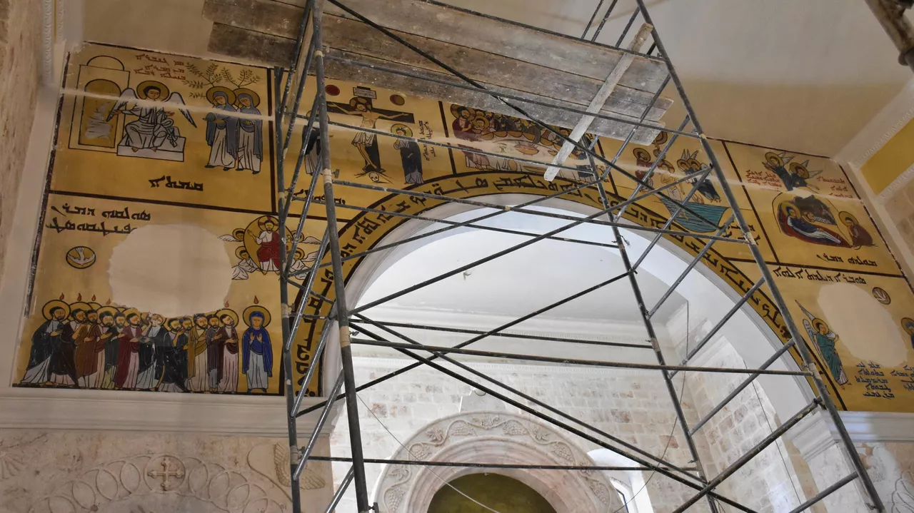 اكتشاف جدران كاتدرائية قديمة في حلب بعد زلزالها