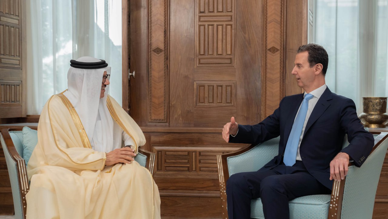 الرئيس بشار الأسد يستقبل عبد اللطيف بن راشد الزياني وزير خارجية مملكة البحرين