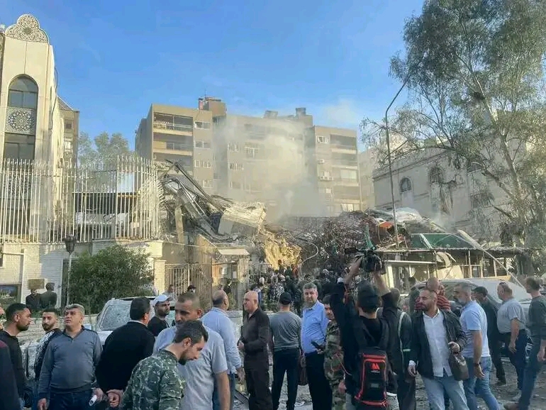 صور من آثار العدوان الإسرائيلي على القنصلية الإيرانية في دمشق